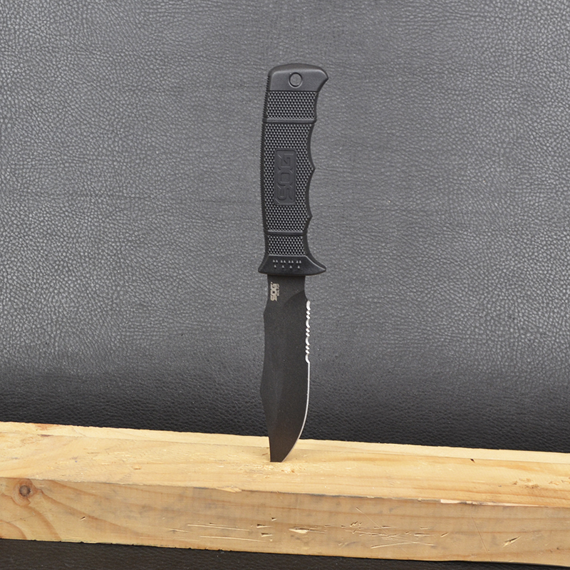 Ніж із серрейторним лезом SOG SEAL Pup Nylon (довжина: 216мм, лезо: 120мм), піхви нейлон