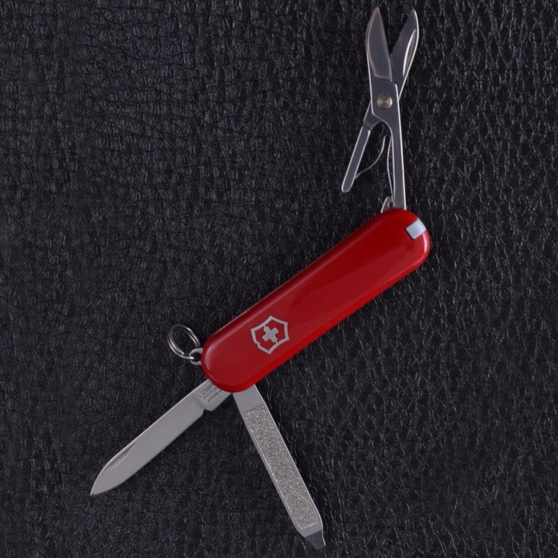 Ніж складаний, мультитул Victorinox Classic SD (58мм, 7 функцій), червоний 0.6223