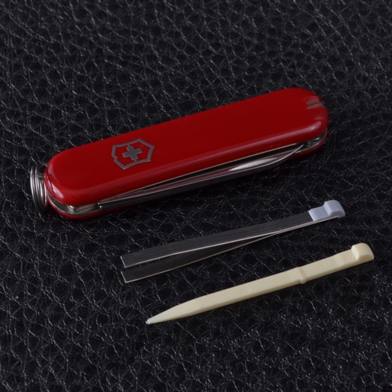 Ніж складаний, мультитул Victorinox Classic SD (58мм, 7 функцій), червоний 0.6223