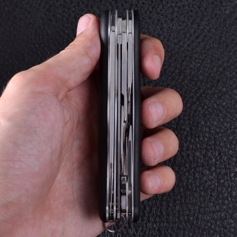 Нож складной, мультитул Victorinox Outrider (111мм, 14 функций), черный 0.9023.3