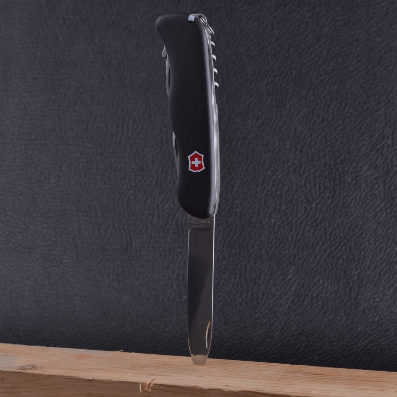 Нож складной, мультитул Victorinox Outrider (111мм, 14 функций), черный 0.9023.3