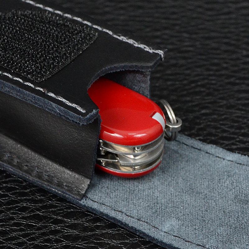 Чохол шкіряний для ножів Victorinox (84-91мм, до 4х шарів), чорний, на липучці 4.0520.3
