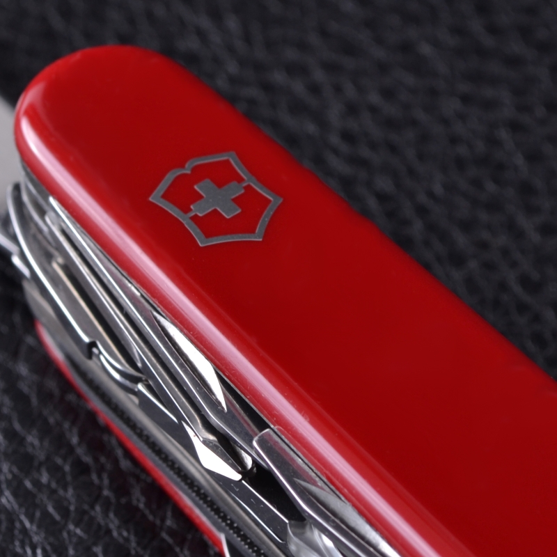 Ніж складаний, мультитул Victorinox Swisschamp (91мм, 33 функції), червоний 1.6795