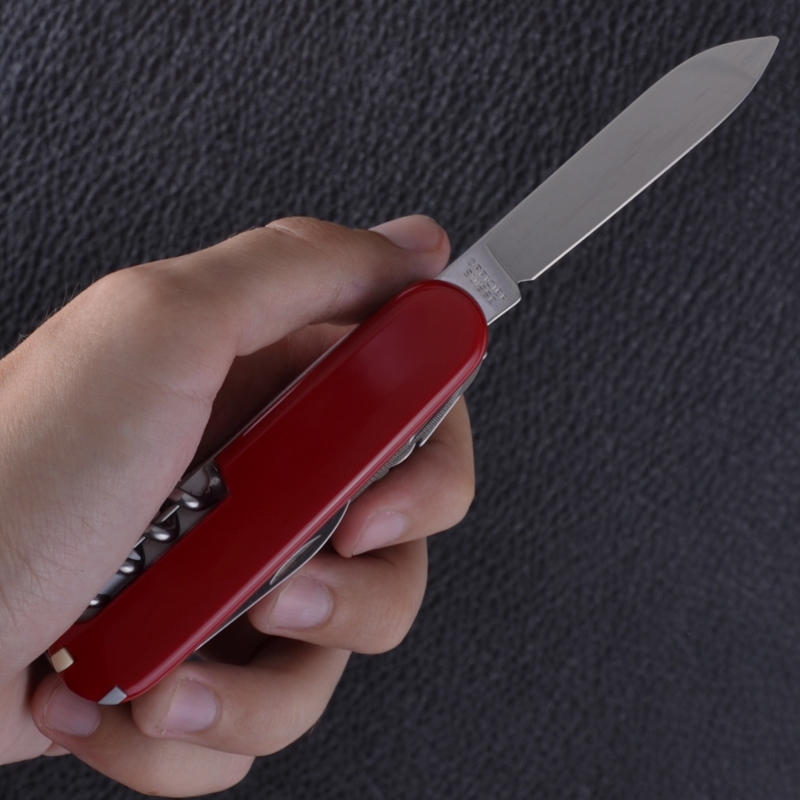 Ніж складаний, мультитул Victorinox Swisschamp (91мм, 33 функції), червоний 1.6795