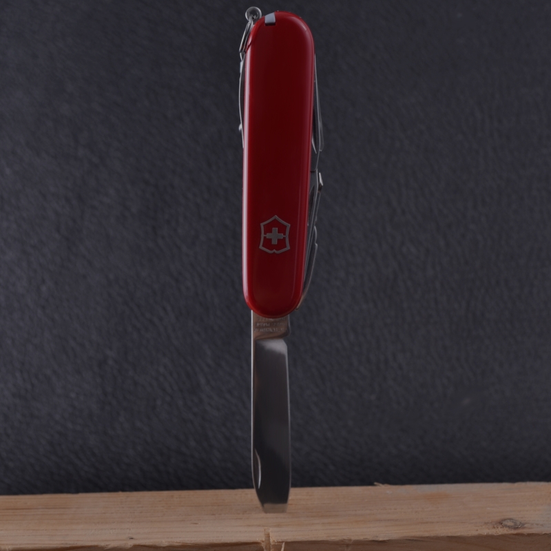 Ніж складаний, мультитул Victorinox Swisschamp (91мм, 33 функції), червоний 1.6795