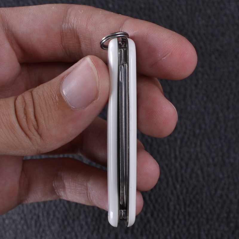 Ніж складаний, мультитул Victorinox Classic SD (58мм, 7 функцій), білий 0.6223.7