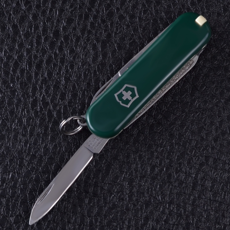 Ніж складаний, мультитул Victorinox Classic SD (58мм, 7 функцій), зелений 0.6223.4