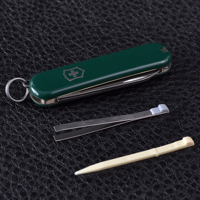 Ніж складаний, мультитул Victorinox Classic SD (58мм, 7 функцій), зелений 0.6223.4
