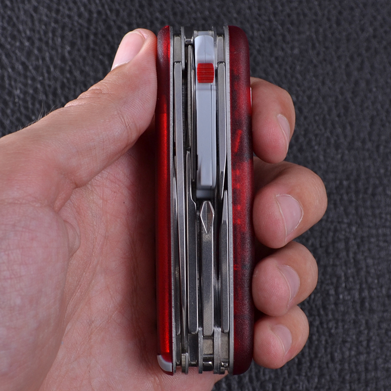 Ніж складаний, мультитул Victorinox Traveller Lite (91мм, 27 функцій), червоний 1.7905.AVT