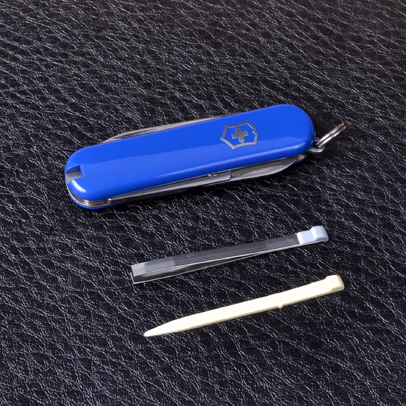 Ніж складаний, мультитул Victorinox Classic SD (58мм, 7 функцій), синій 0.6223.2