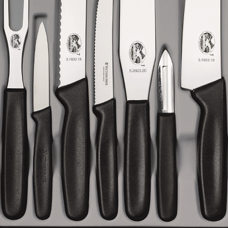 Набір кухонних ножів Victorinox (7 предметів), чорний 5.1103.7