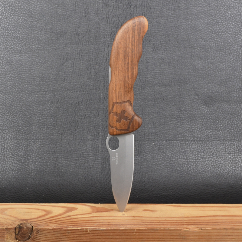 Ніж складаний Victorinox Hunter Pro (130мм), дерево, чохол 0.9410.63