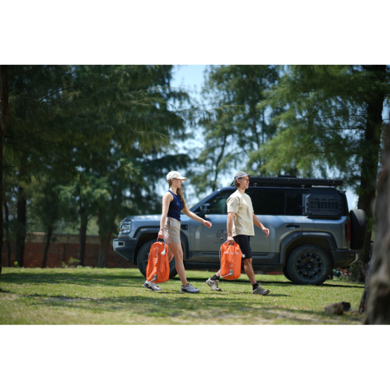 Контейнер для води з насосом та душовою лійкою Flextail Tiny Shower Bucket, 20л, помаранчевий