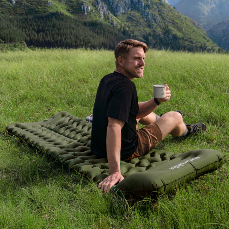 Матрац надувний одинарний Naturehike CNK2550WS019, 65 мм, із вбудованою помпою, зелений