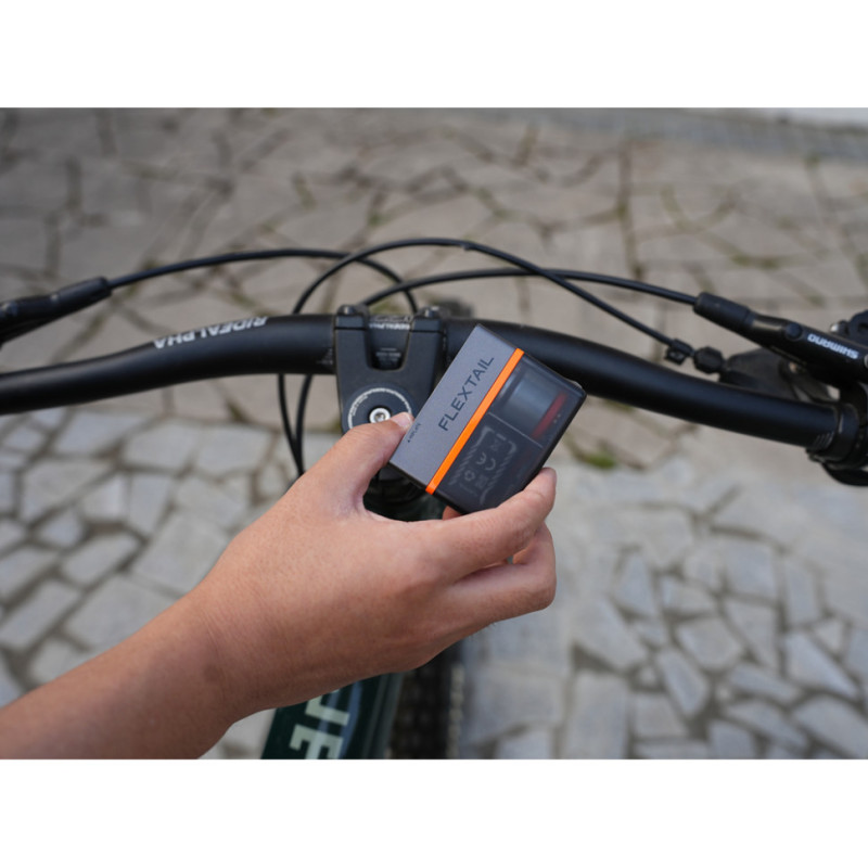 Велосипедний міні насос-задня фара Flextail Tiny Tire Pump ACS, чорний