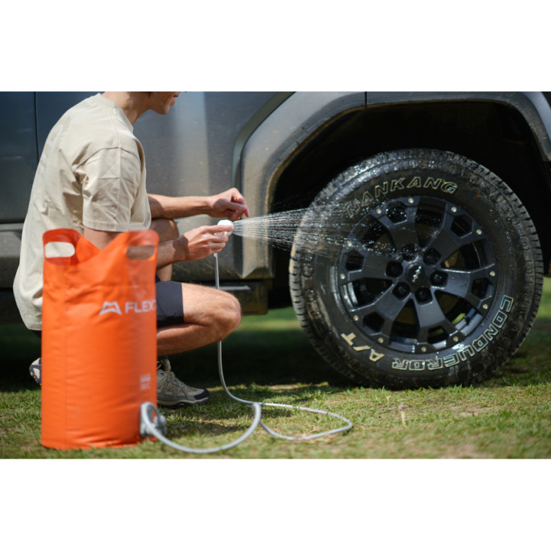 Контейнер для води з насосом та душовою лійкою Flextail Tiny Shower Bucket, 20л, помаранчевий